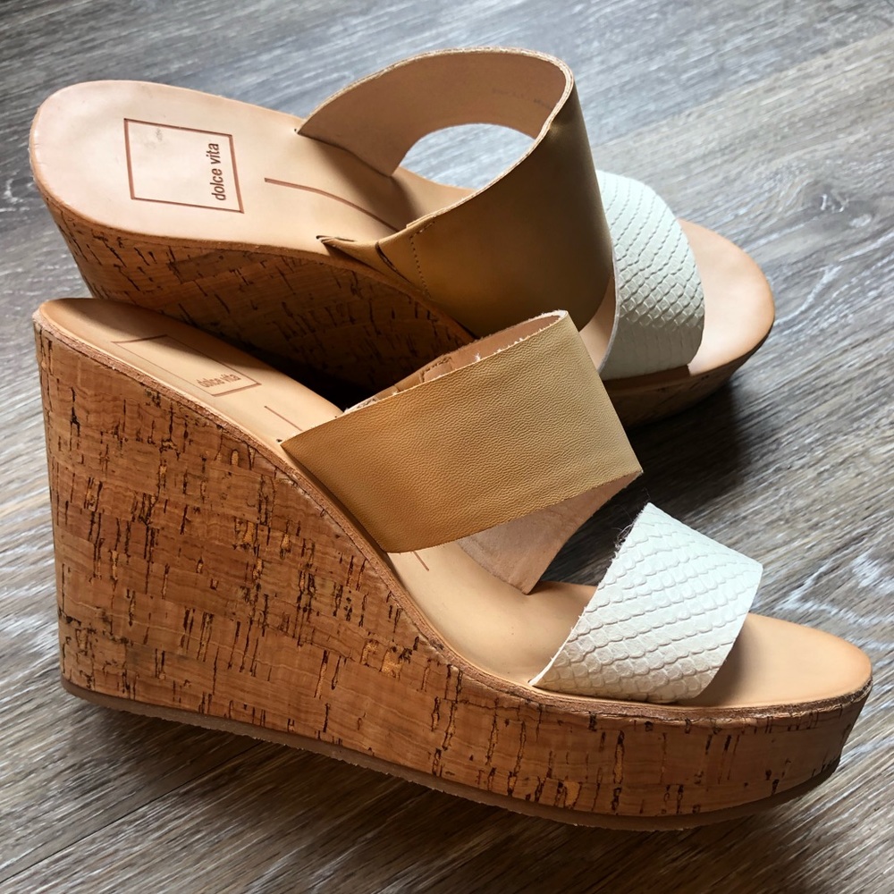 NWOT Dolce Vita Wedge Sandals